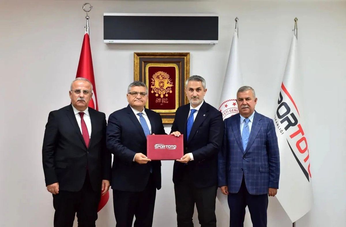 Sinop Ayancık kapalı yüzme havuzu projesi imza töreni