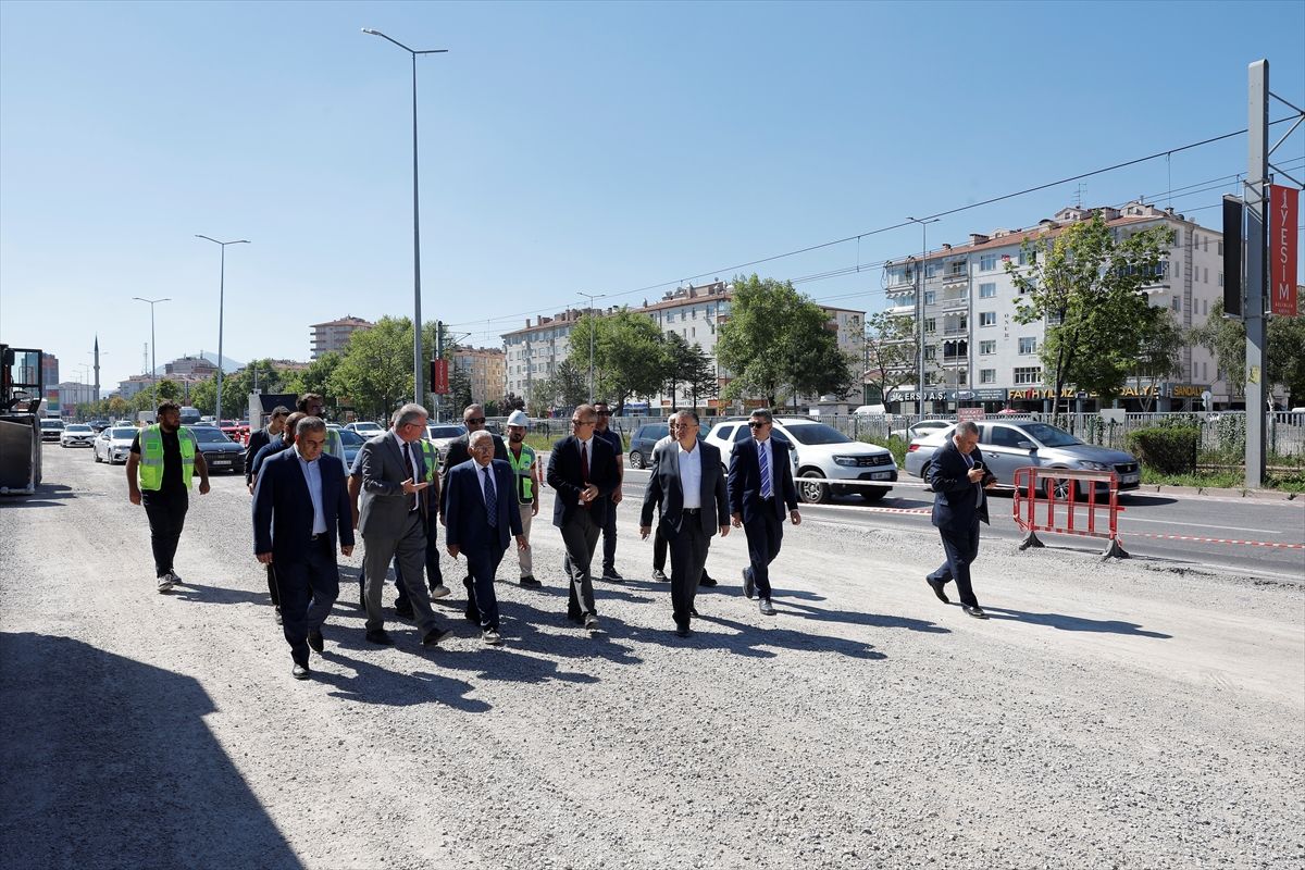 Başkan Büyükkılıç, DSİ-Yeni Sanayi Katlı Kavşağı Projesi'ni inceledi