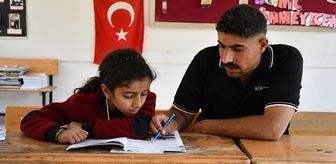 Batman'da köy okulunun tek öğrencisi mezuniyet sevinci yaşadı