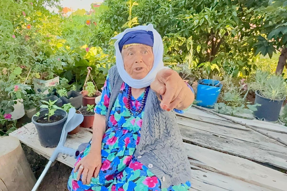 Eski CHP'li vekil ile kardeşi arasında 'anne bakımı' krizi! Jandarmalık oldular