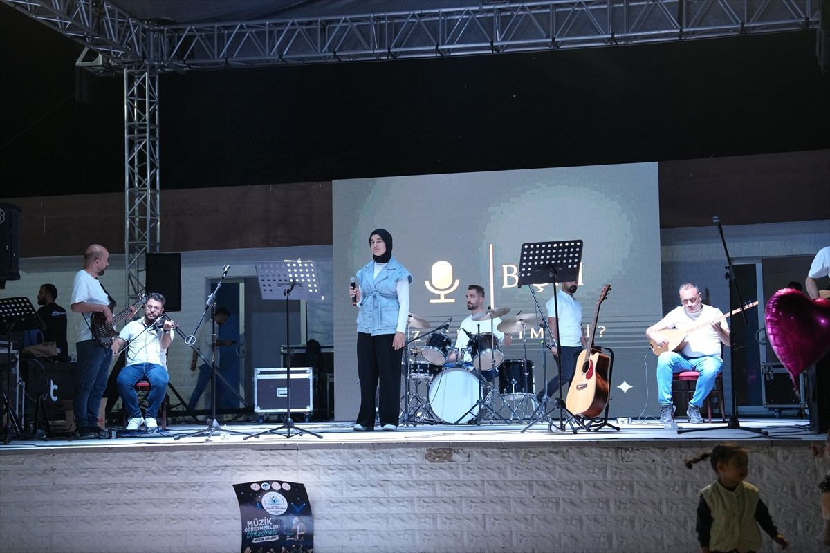 Çubuk'ta öğretmenler konser verdi