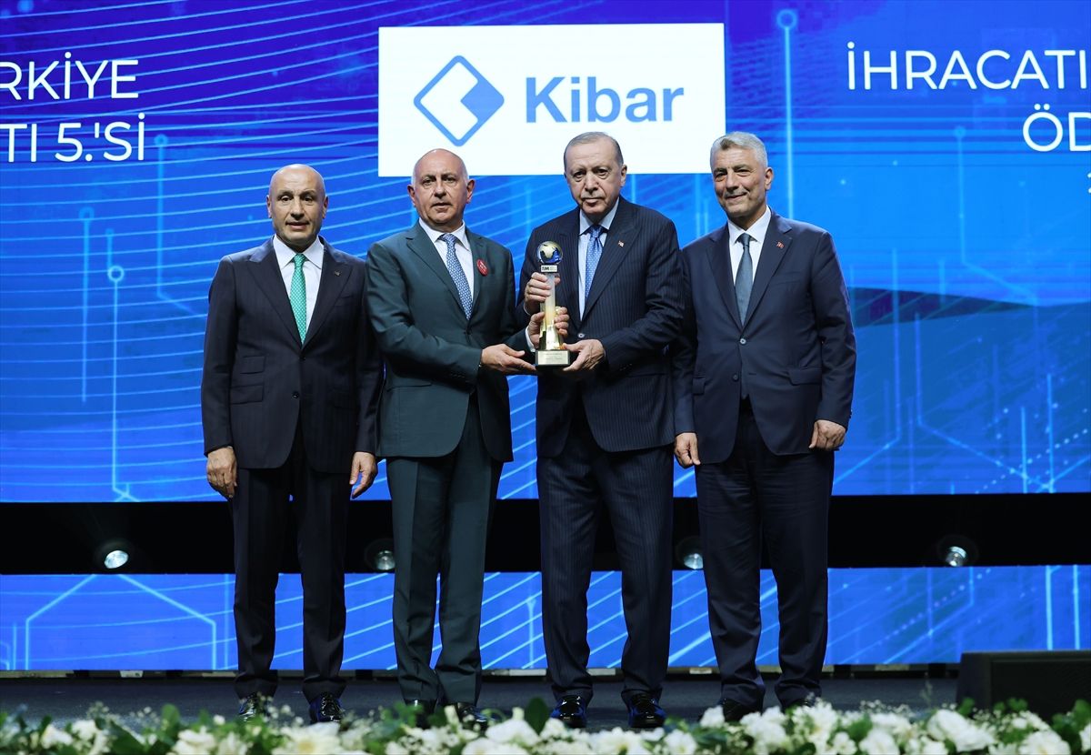 Cumhurbaşkanı Erdoğan: 2025'te ihracat rekoru kırıldı