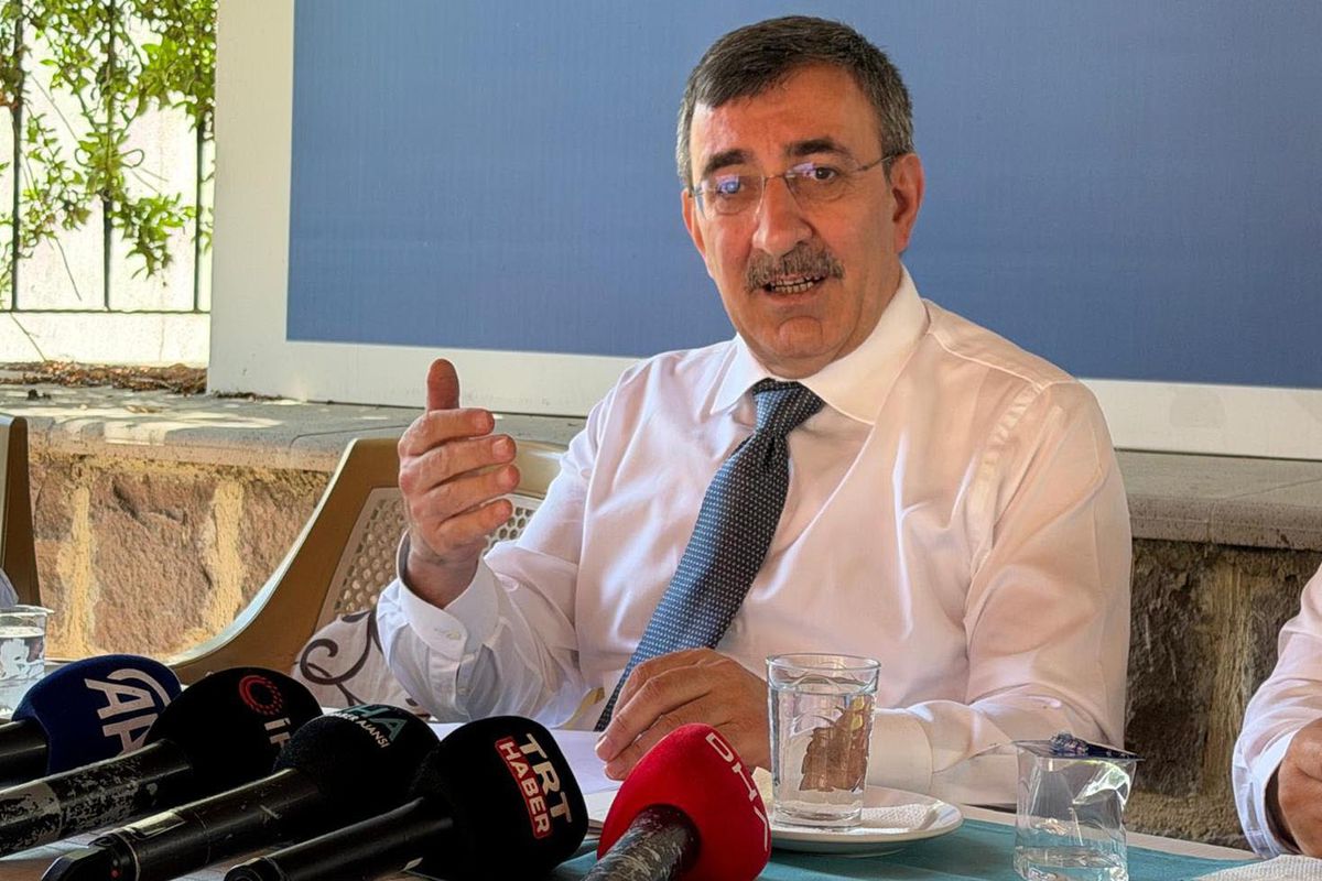 Cumhurbaşkanı Yardımcısı Cevdet Yılmaz'dan memur ve emekli maaşlarıyla ilgili mesaj
