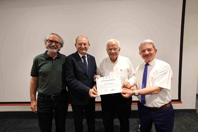 Dijital Yetkinler Kursunu tamamlayan emektarlar sertifikalarına kavuştu