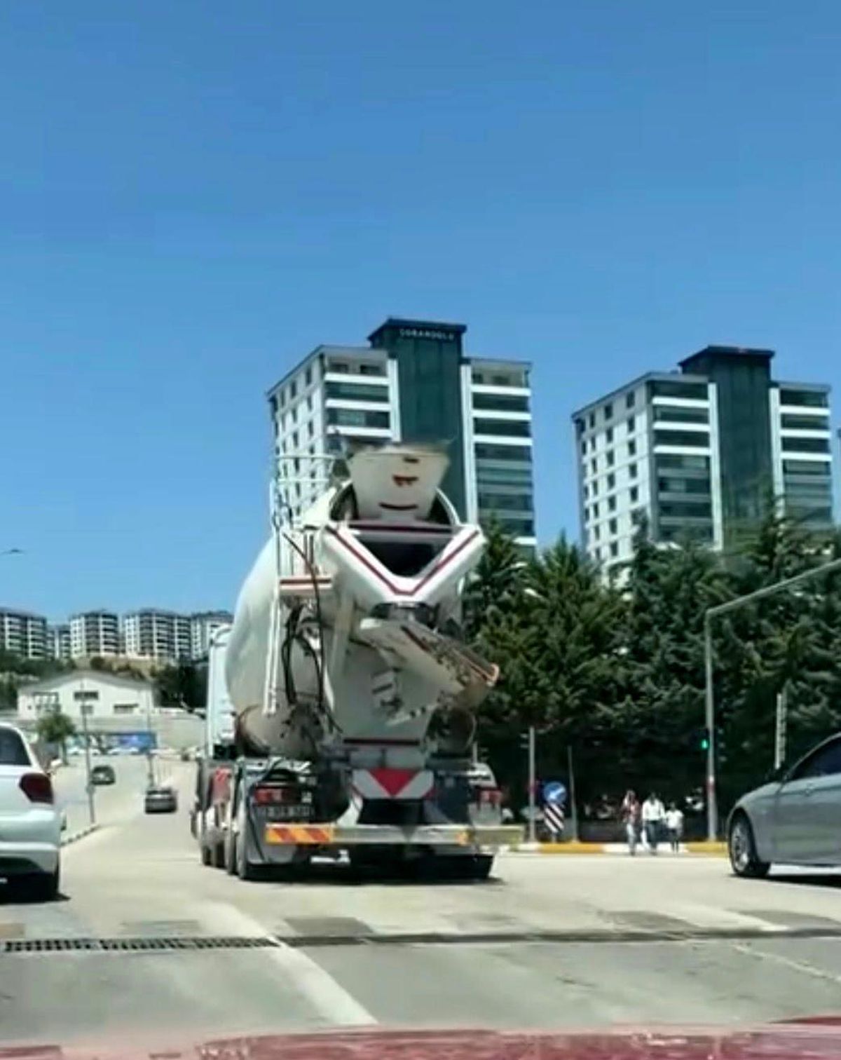 Elazığ'da asfalta beton döken firmaya 839 bin TL ceza yazıldı