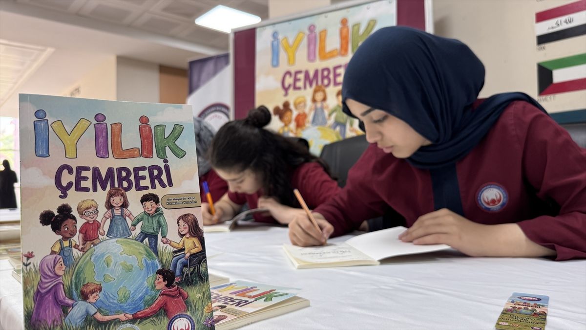 Öğrencilerin İyilik Çemberi Kitabından Gazze'ye Destek