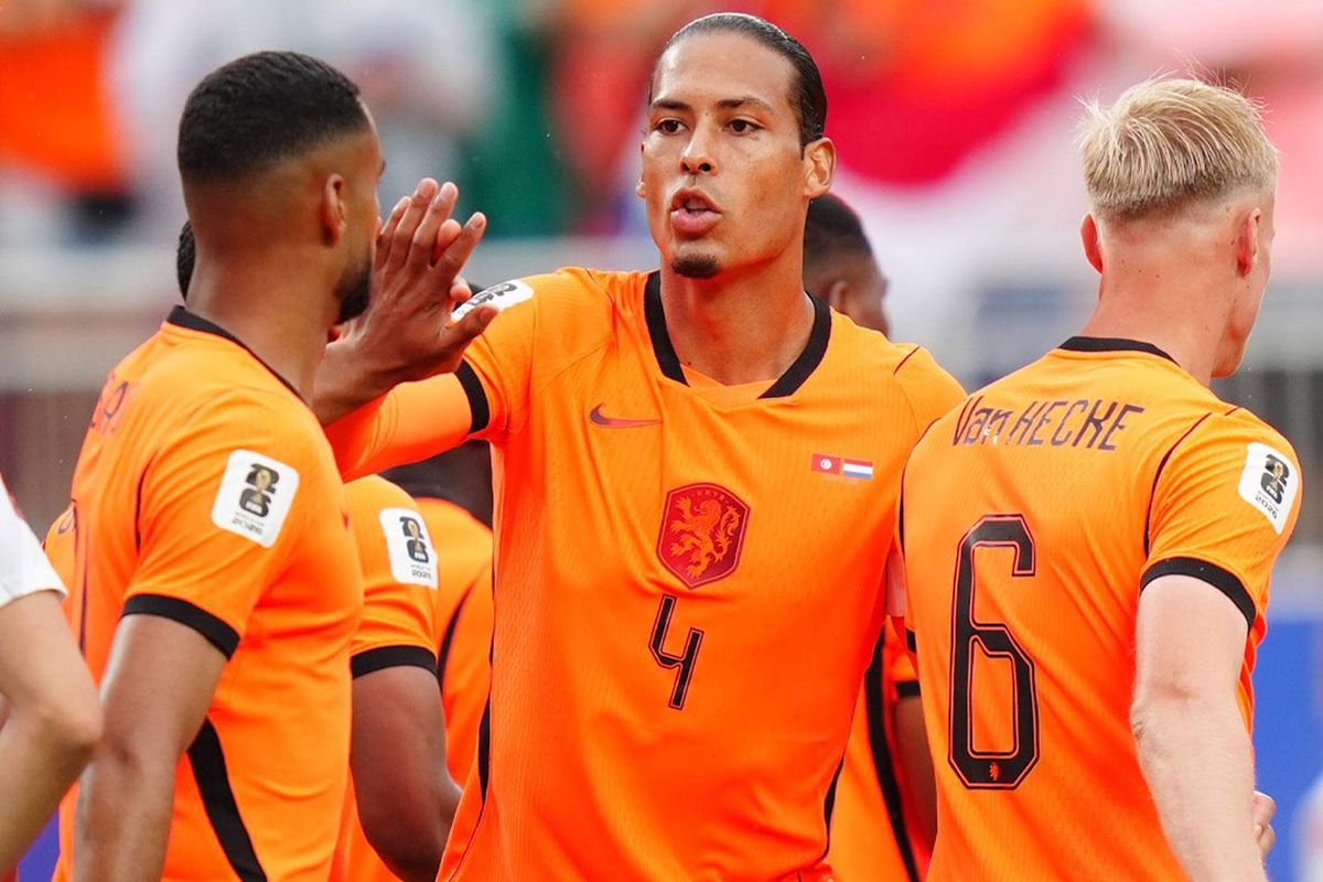 Hollanda milli futbol takımı oyuncuları sahada