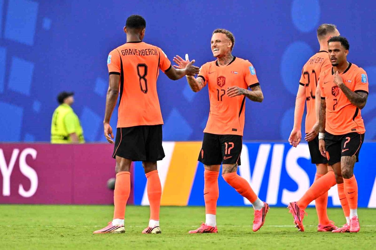 2026 FIFA Dünya Kupası F Grubu'nda mücadele eden futbolcuların sahadaki bir anı.