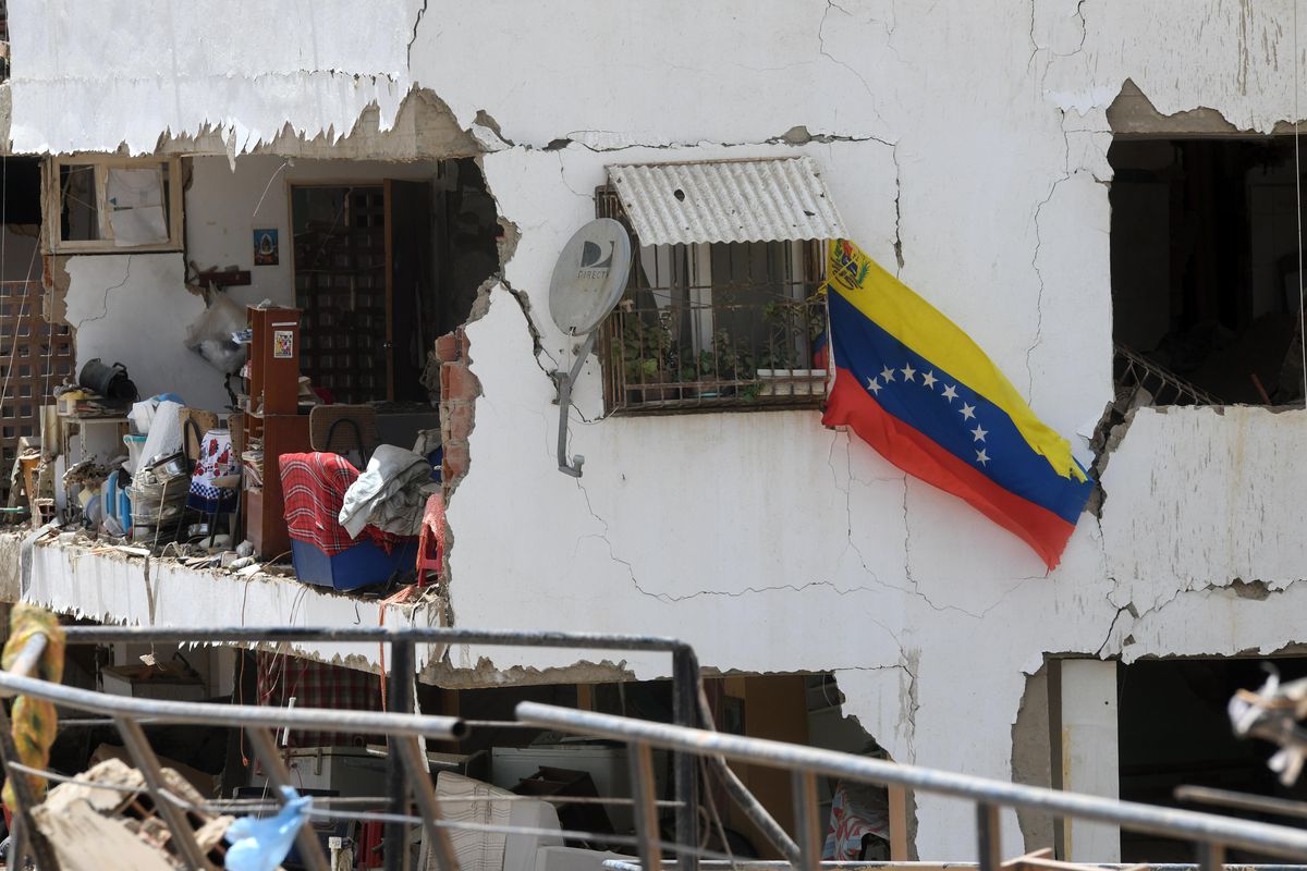 İspanya Savunma Bakanlığı, Venezuela'ya 54 Kişilik Arama ve Kurtarma Ekibi Gönderdi