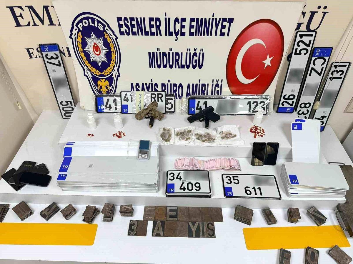 İstanbul'da sahte plaka basımı yapılan adrese operasyon yapıldı: 4 gözaltı