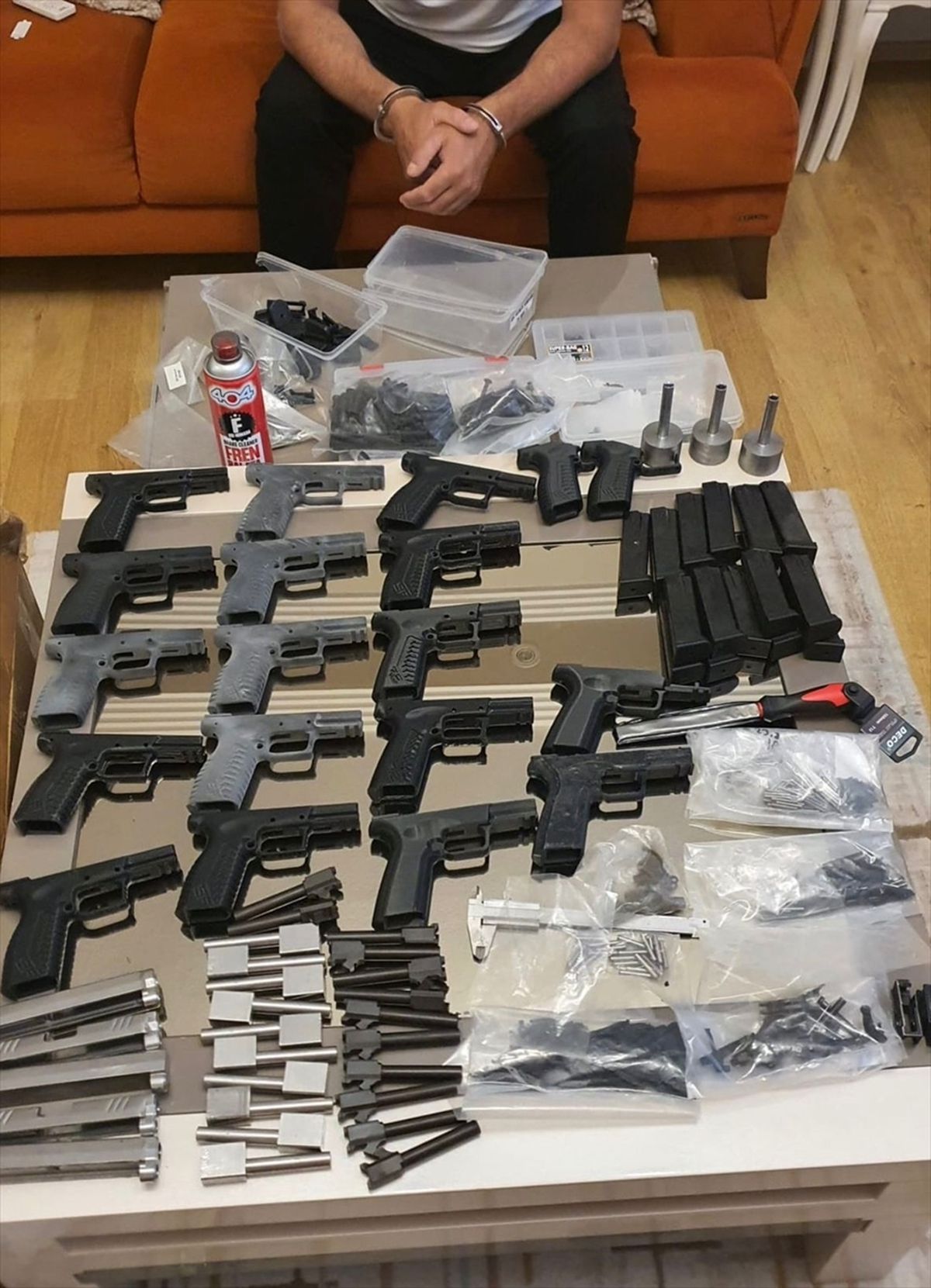 İzmir'de suç örgütü operasyonunda 38 şüpheli yakalandı