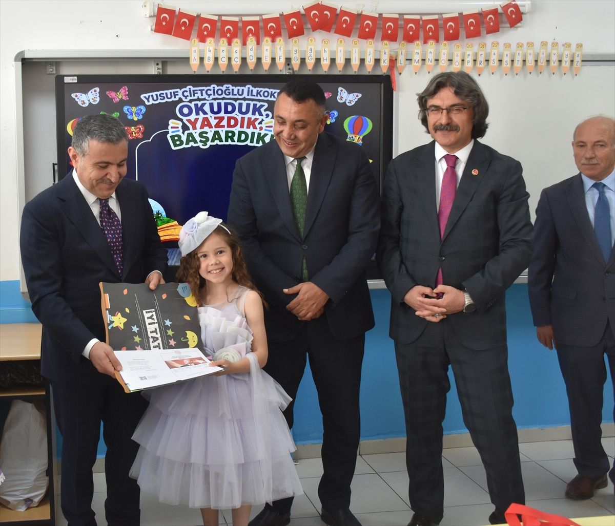 Karadeniz bölgesinde karne alan öğrenciler