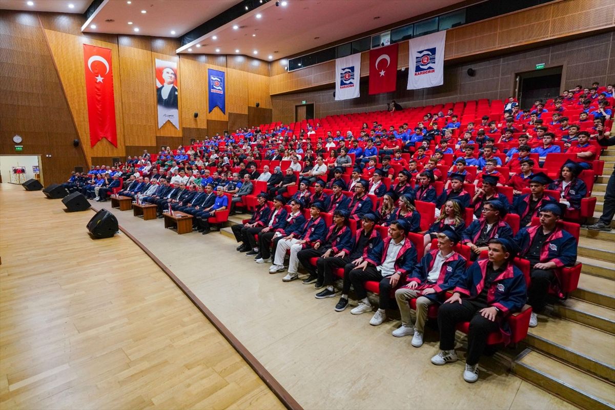 KARDEMİR 'İkili Mesleki Eğitim Programı' ikinci mezunlarını verdi