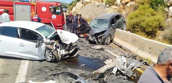 Kaş'ta iki otomobilin çarpıştığı kazada 4 kişi yaralandı