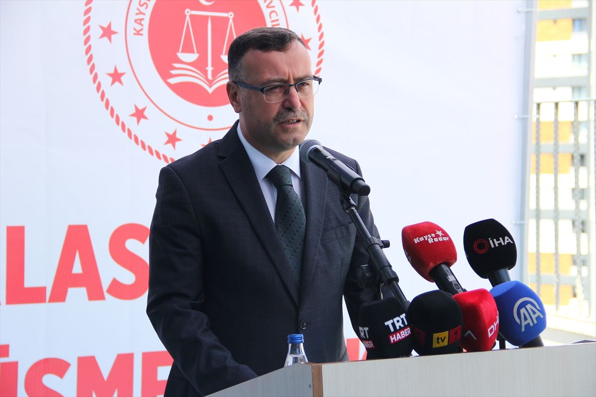 Kayseri'de 'Talas Çocuk Görüşme Merkezi' açıldı