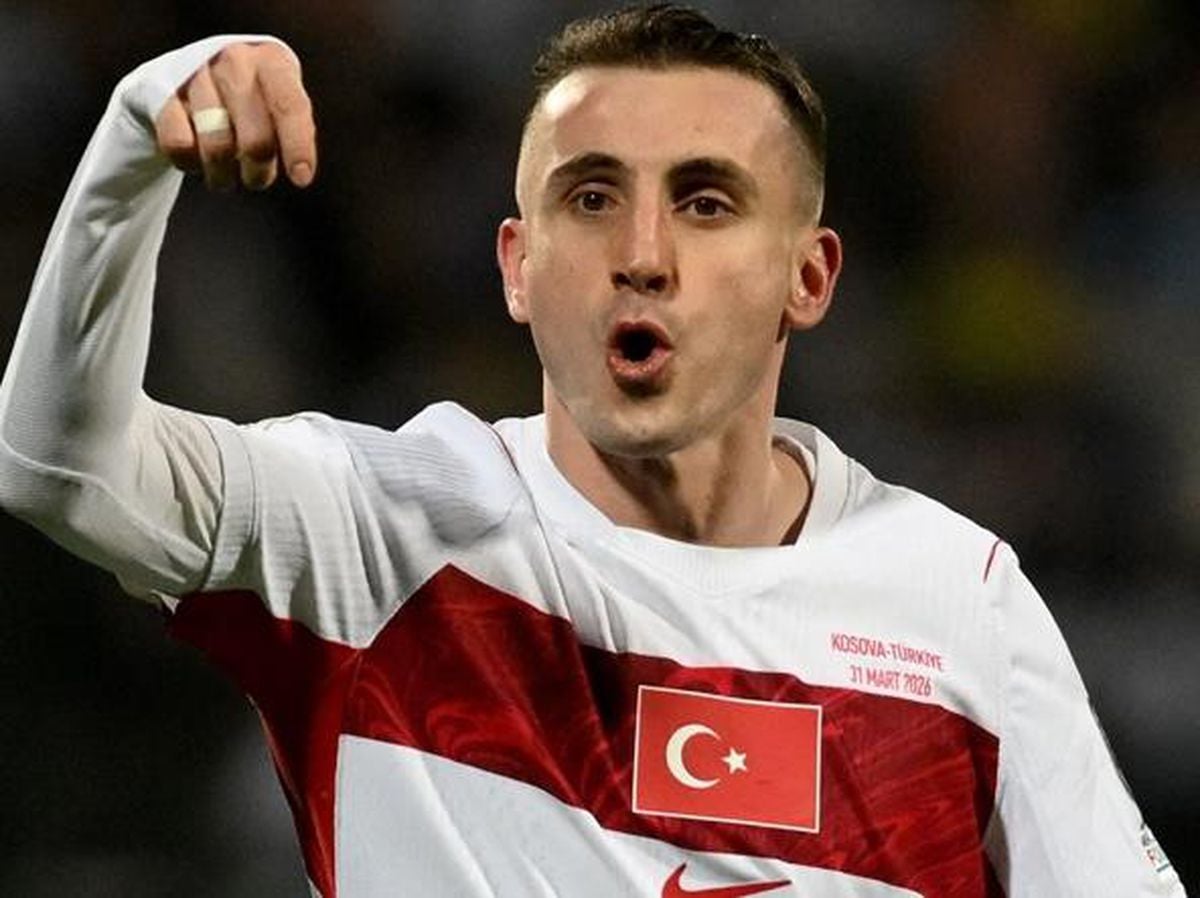 A Milli Takım oyuncusu Kerem Aktürkoğlu sahada