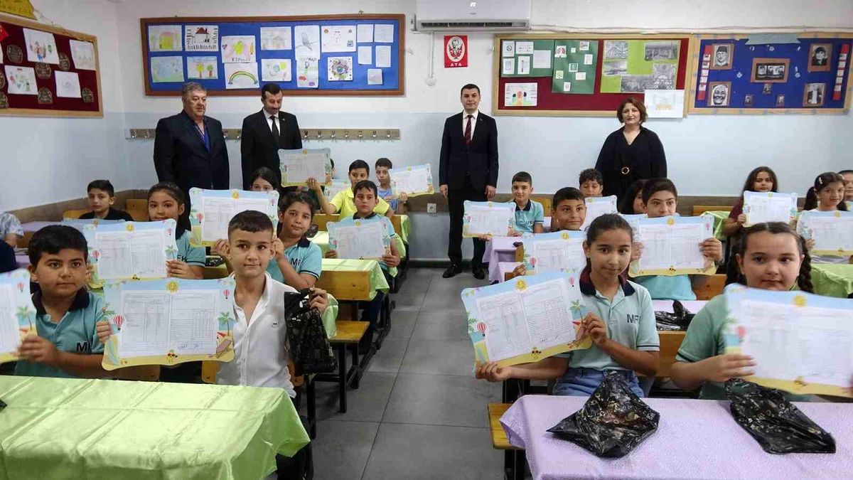 Kilis'te 45 bin 713 öğrenci karne aldı