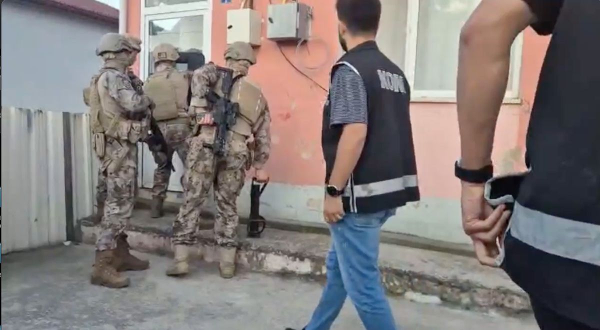 Kocaeli'de silah kaçakçılığı operasyonu: 11 gözaltı