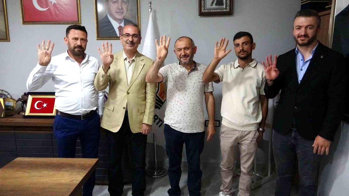 Anahtar Parti'den istifa eden 3 kişi AK Parti'ye katıldı