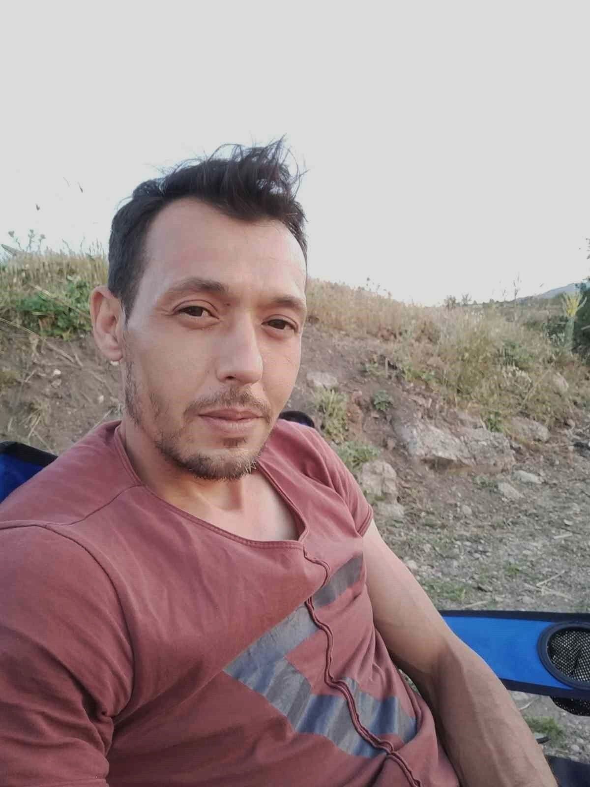 Kütahya Gediz'de bir sanayi tesisinde meydana gelen patlama sonrası ekiplerin çalışması
