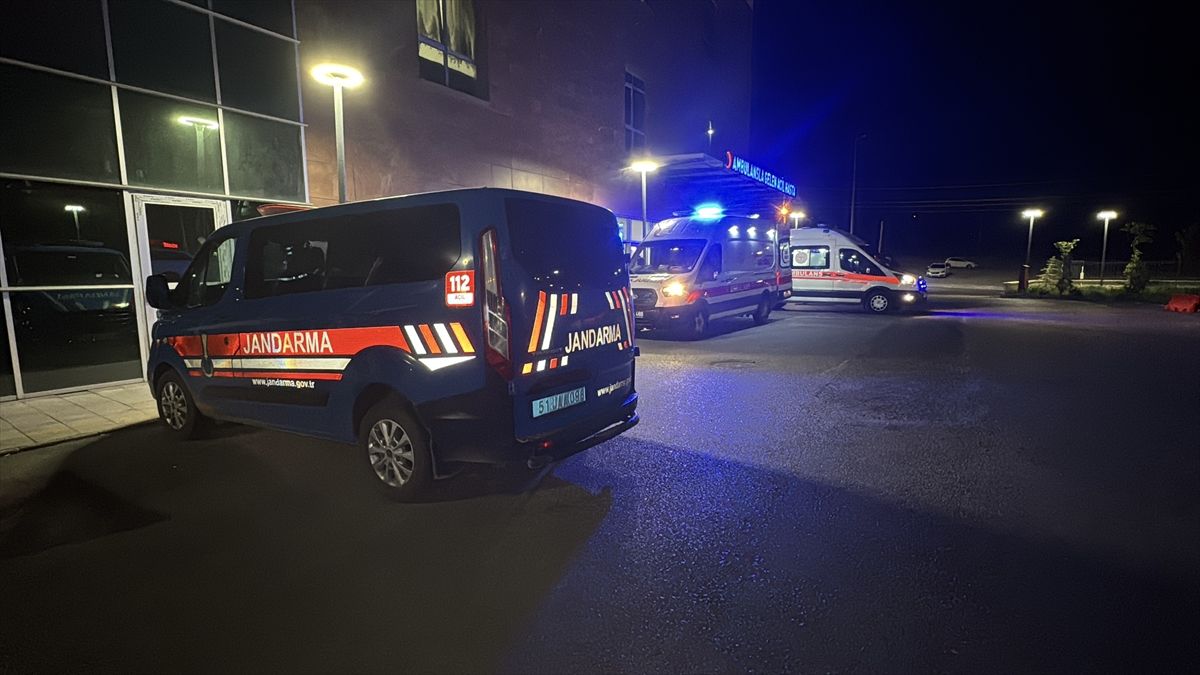 Niğde'de gölette boğulma tehlikesi geçiren çocuk, hastanede yaşamını yitirdi