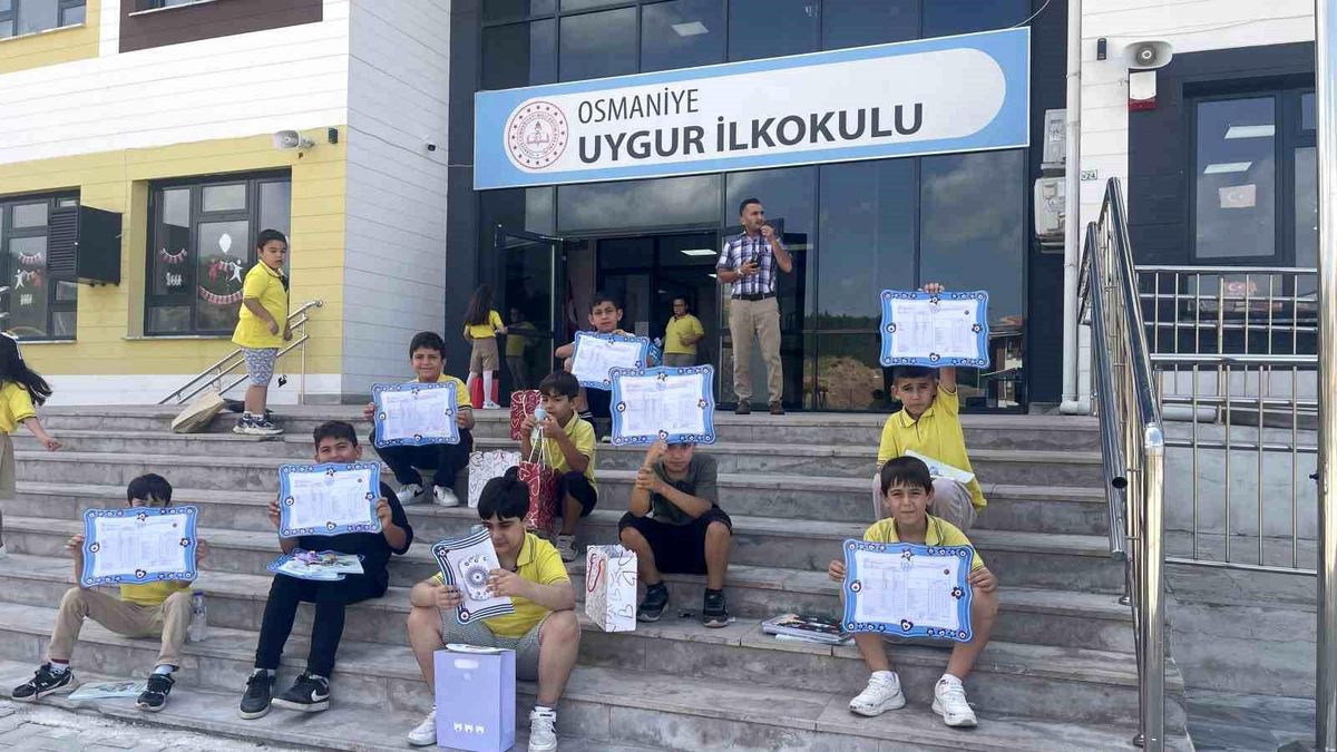 Osmaniye'de 137 bin öğrenci karne aldı