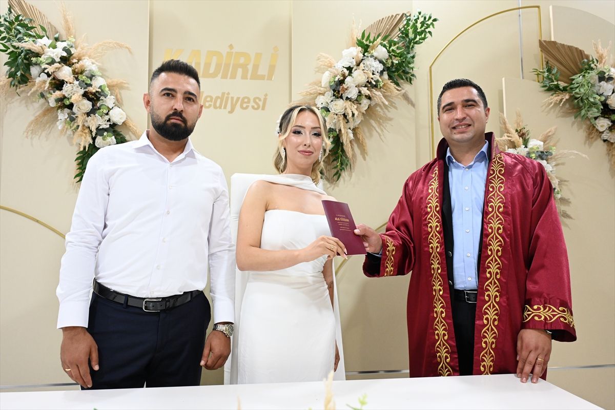 Osmaniye'de nikah dairesinde '26.06.2026' yoğunluğu yaşandı