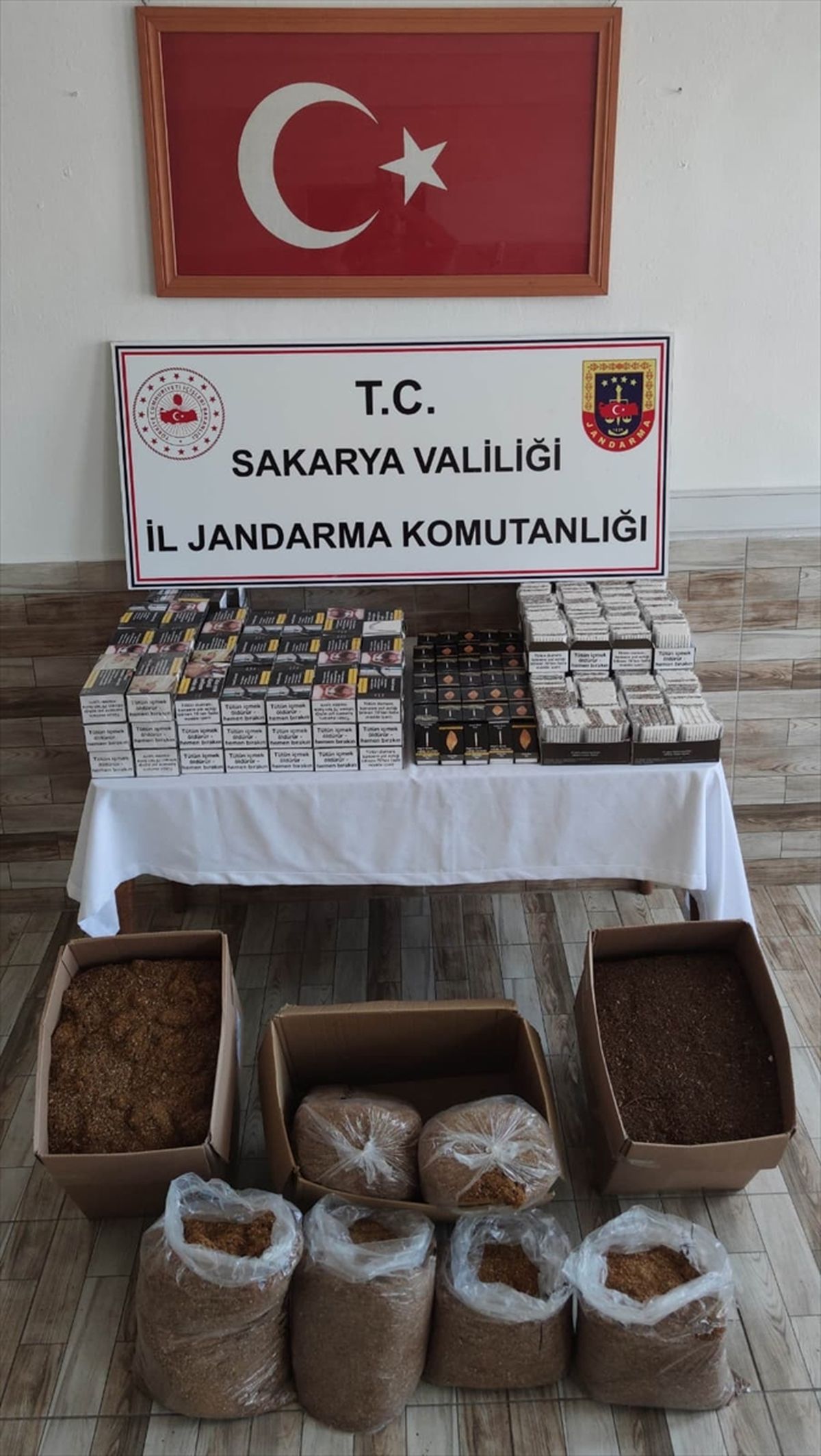 Sakarya'da 77 bin 400 makaron ele geçirildi