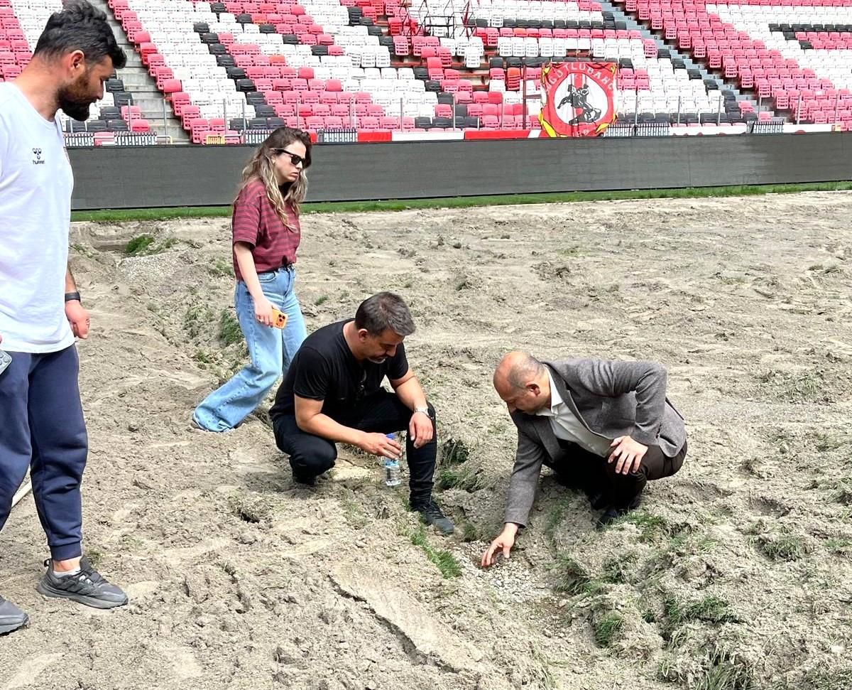 Samsun 19 Mayıs Stadı'nın zemini yeni sezona hazırlanıyor