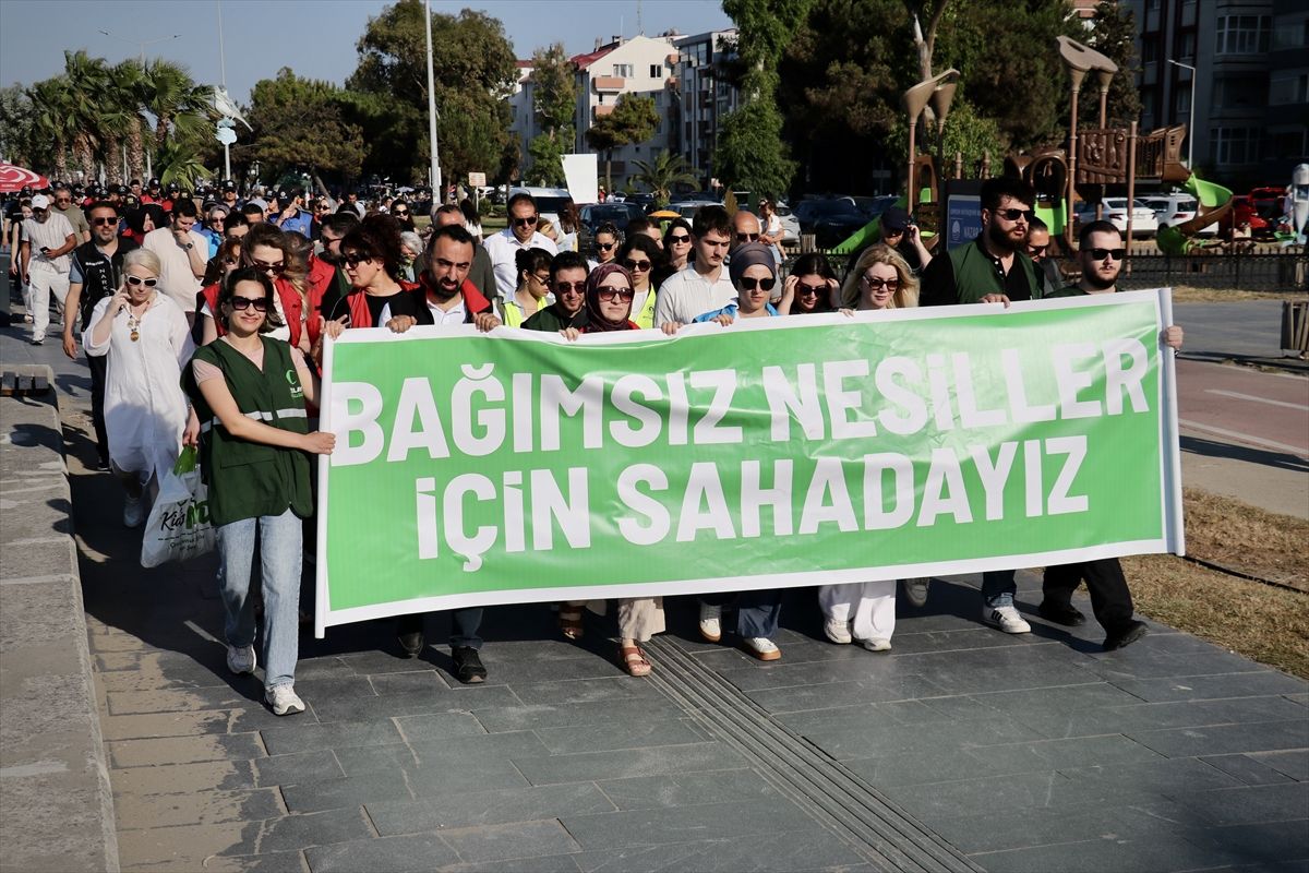 Samsun'da Yeşilay tarafından bağımlılığa karşı farkındalık yürüyüşü gerçekleştirildi