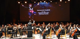 Trabzon'da öğretmenlerden oluşan orkestra ve dans topluluğu sahne aldı