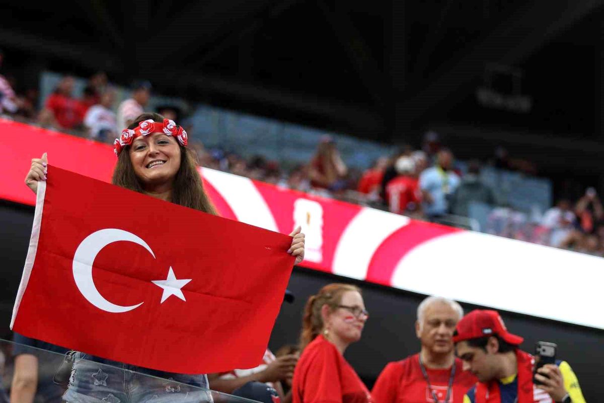 Türkiye ABD maçını stadyumda 70 bin 492 taraftar takip etti