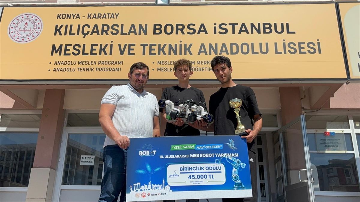 Uluslararası robot yarışmasında birinci olan gençlerin hedefi yeni şampiyonluklar
