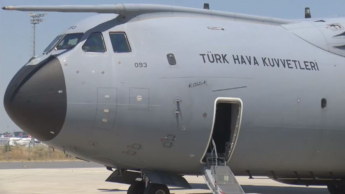 Venezuela'ya yardım ekiplerini taşıyacak 2 uçak İstanbul'dan uğurlanıyor