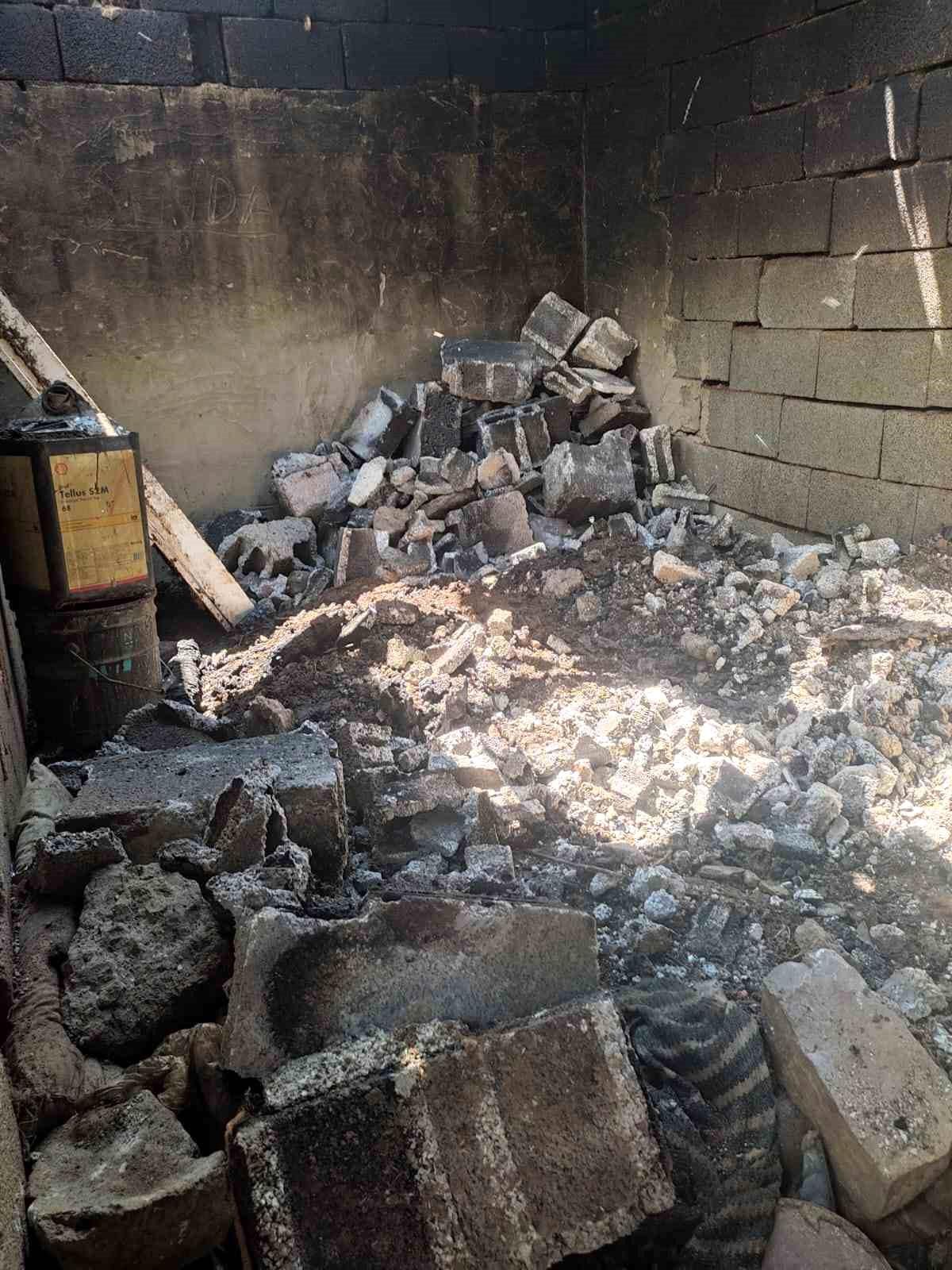 Yüksekova'da odunluk ve garaj yangını