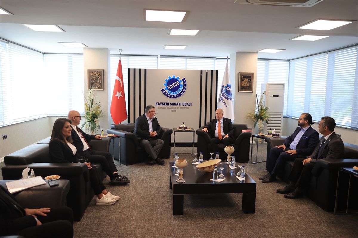 Özdağ Kayseri'de esnaf, sanayi ve şehitlik ziyareti yaptı