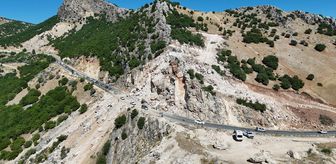 Adıyaman-Çelikhan kara yolunda heyelan nedeniyle kapanan yol yeniden ulaşıma açıldı