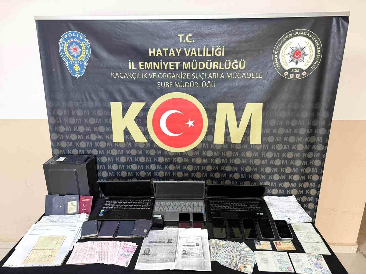Ayak bile basmadıkları ülkelerde yıllarca çalışmış gibi gösterilen şahısları sahte belgelerle emekli eden çeteye operasyon