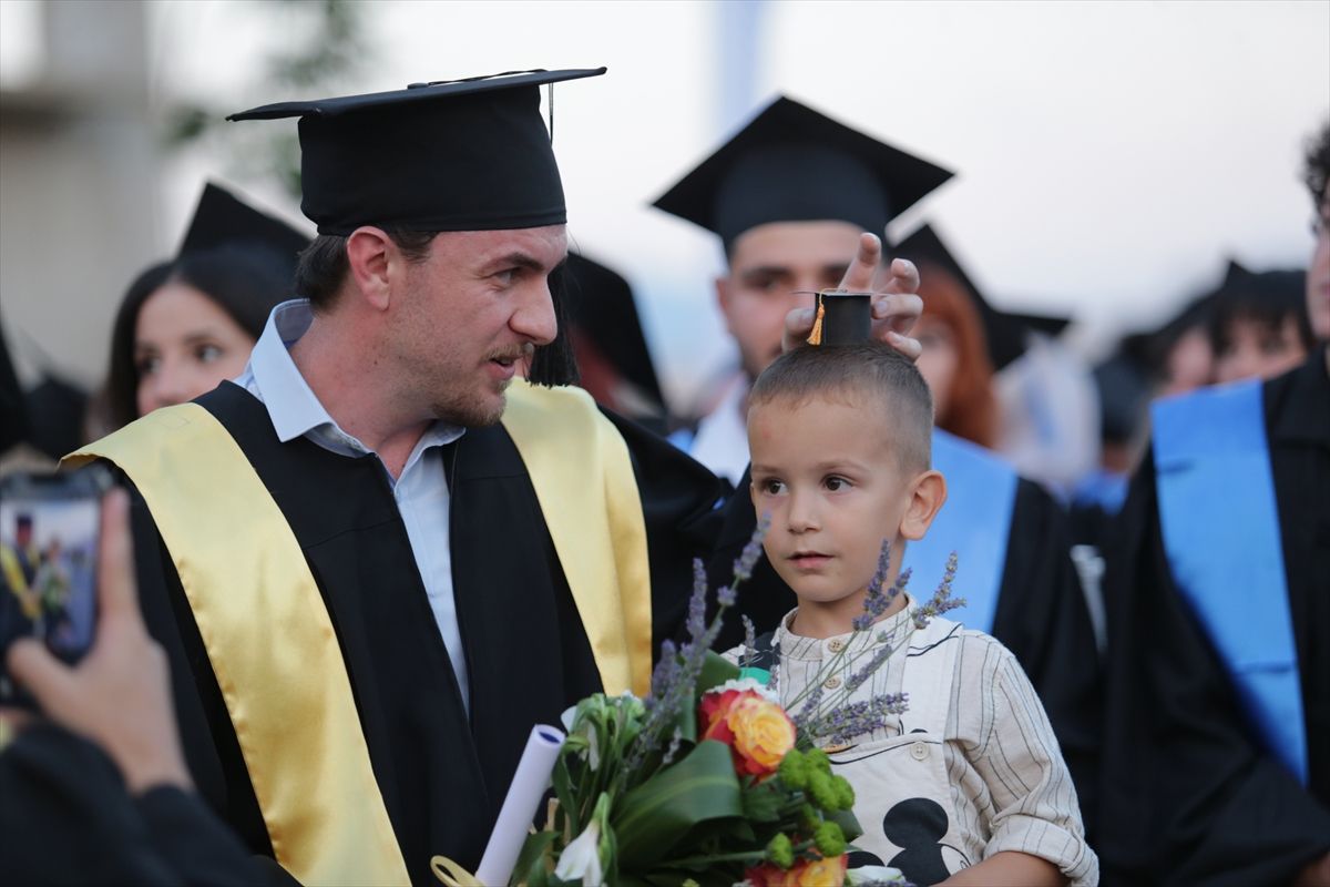 Uluslararası Saraybosna Üniversitesi mezuniyet töreninden genel görünüm