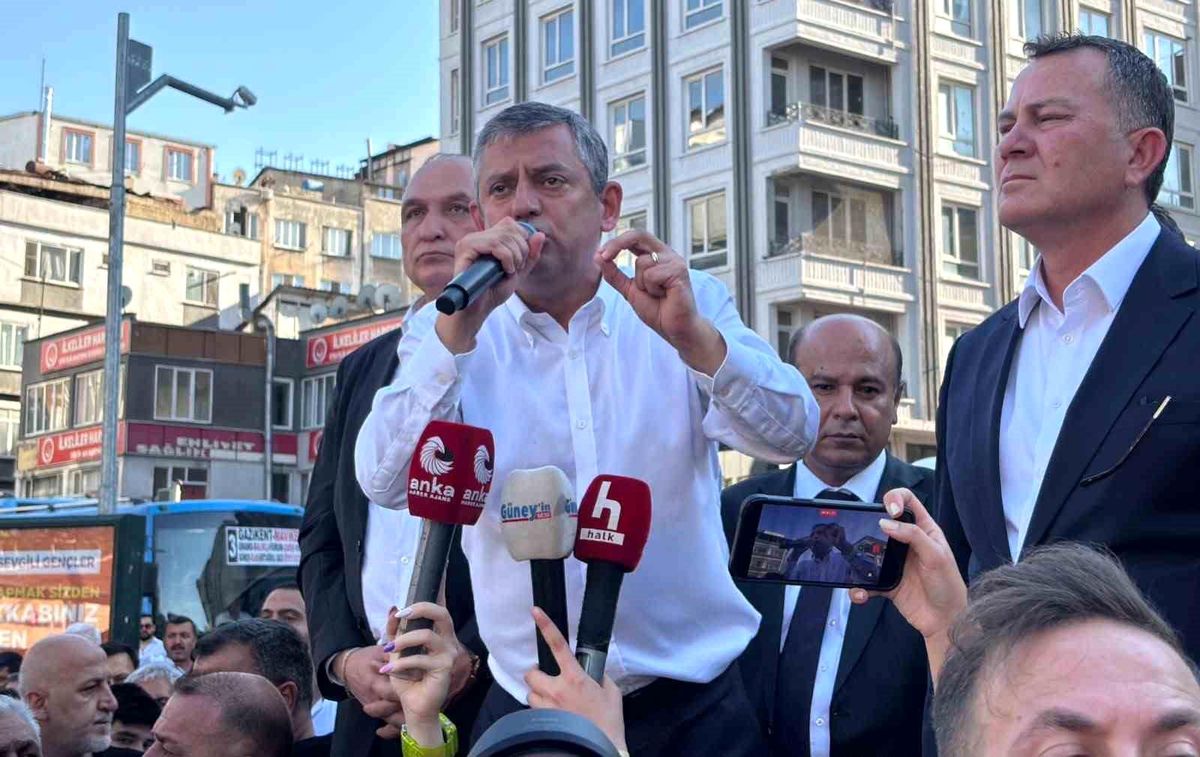 Özgür Özel Gaziantep'te vatandaşlarla bir araya geliyor