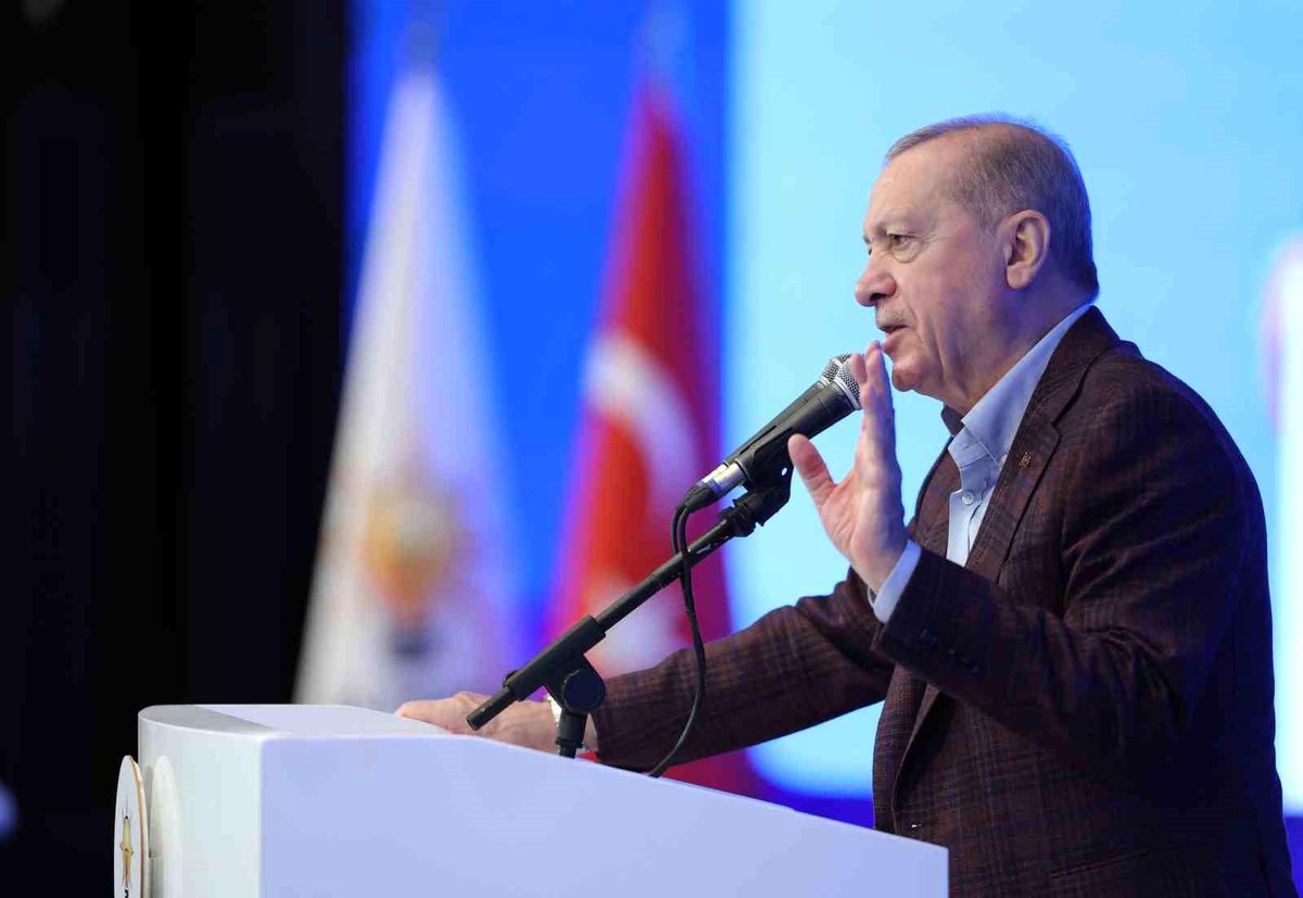 Cumhurbaşkanı Erdoğan: 'Cahil, geri kafalı bazı fosiller çıkıyor, başörtüsüne, başörtülüye kin kusuyor'