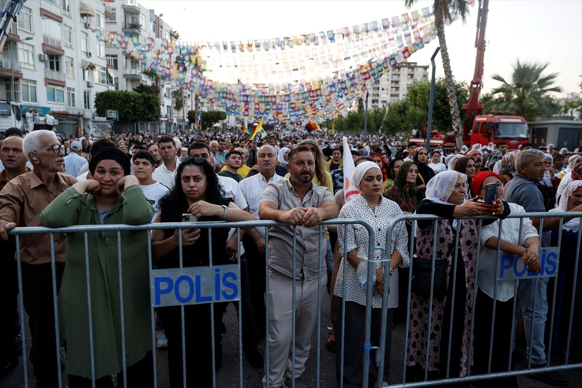 DEM Parti Eş Genel Başkanı Hatimoğulları, Mersin'de partililerle buluştu