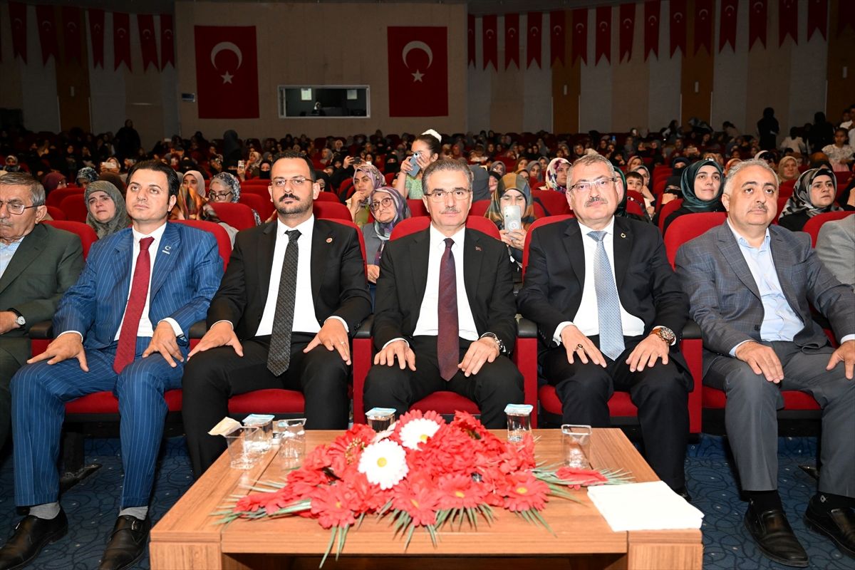 Erzurum'da hafızlığını tamamlayan 75 öğrenci icazet aldı