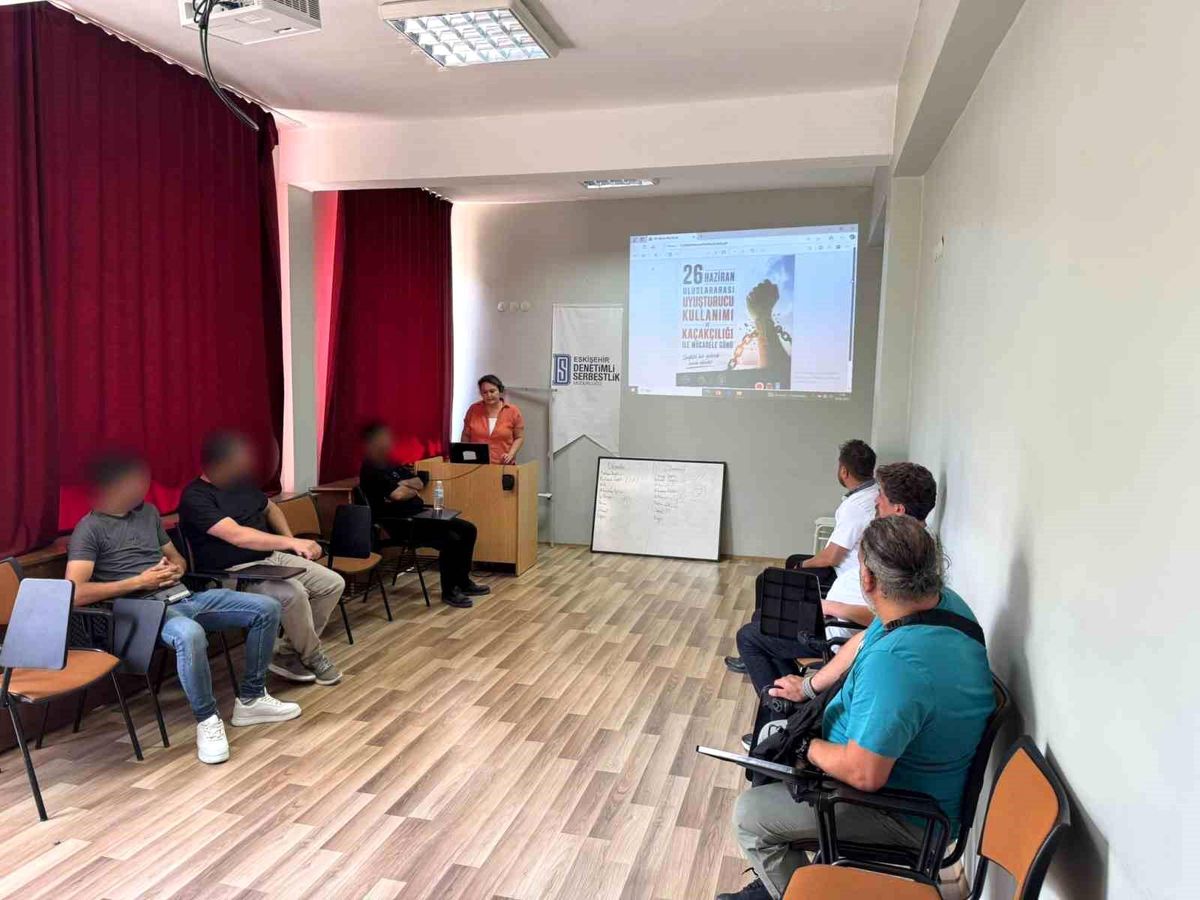 Eskişehir'de yükümlülere 'Uyuşturucuyla Mücadele' semineri verildi