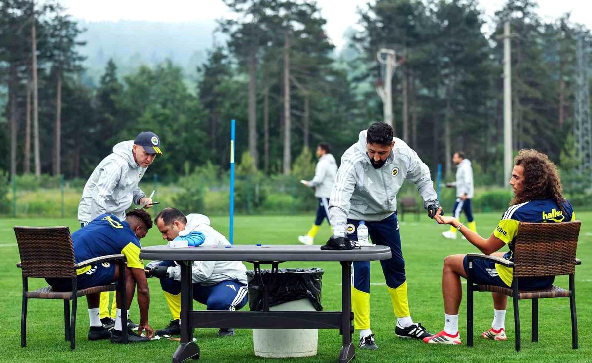 Fenerbahçe futbolcuları Topuk Yaylası'nda laktat testi yaparken çekilmiş bir kare.
