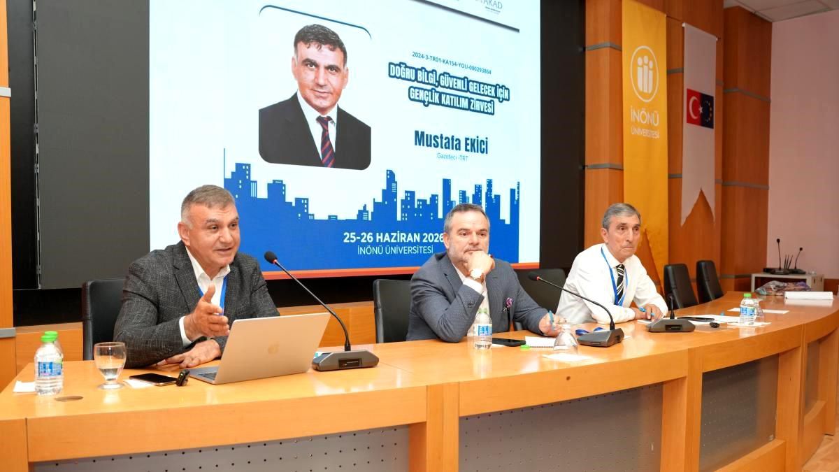 Malatya'da 'Doğru Bilgi, Güvenli Gelecek' zirvesi