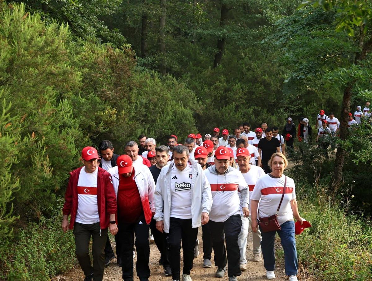 Milli Eğitim Bakanı Tekin, Sakarya'da 'Huzur ve kardeşlik' yürüyüşüne katıldı