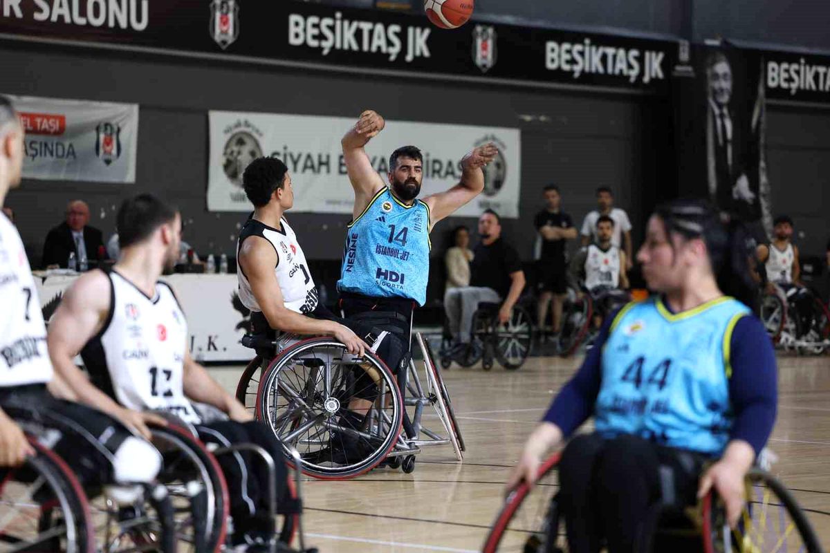 Tekerlekli Sandalye Basketbol Süper Ligi'nde şampiyon Fenerbahçe