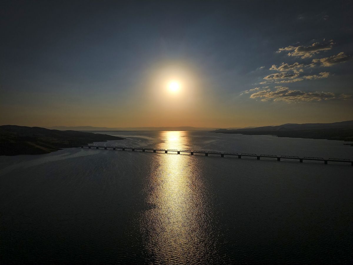 Türkiye'nin en uzun demir yolu köprüsü 40 yıldır rayların yükünü taşıyor