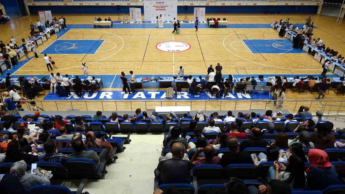 Van'da 'DENEYAP Dönem Sonu Proje Şenliği' düzenlendi